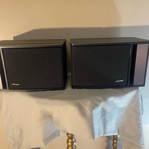 Bose 141 Speaker Series II Black Bookshelf Speakers 40 Watt Home Stereo Pair - Picture 3 of 9